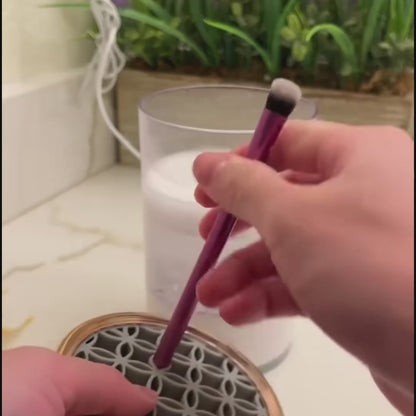 מנקה מברשות איפור  NOVIA BrushCare